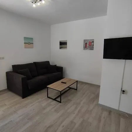 Apartamento en el centro de San Pedro Alcantara Apartamento *